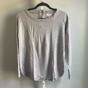 Crown & Ivy Light Gray Scoop Neck Long Sleeve Sweater